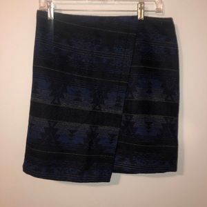 ARTISAN NY BLUE AND BLACK AZTEC ASYMMETRICAL SKIRT